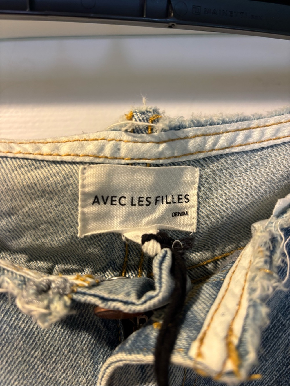 Avec Les Filles Light Wash Denim Distressed Bermuda Shorts Size 30 - Picture 5 of 16